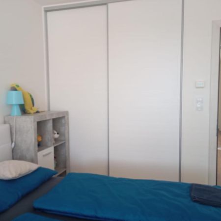Moderni Pokoj S Parkovanim Zdarma Brno Bagian luar foto