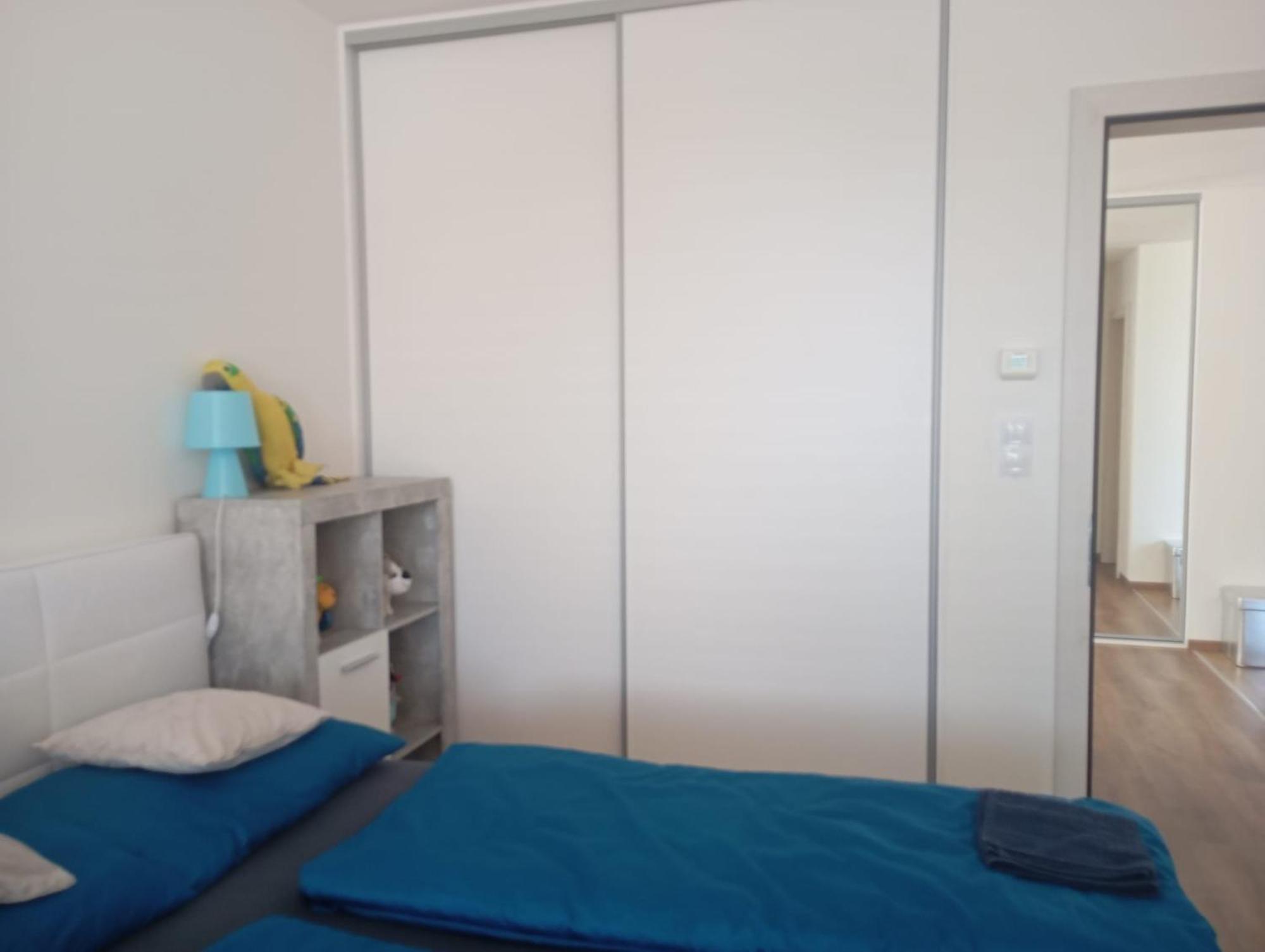 Moderni Pokoj S Parkovanim Zdarma Brno Bagian luar foto