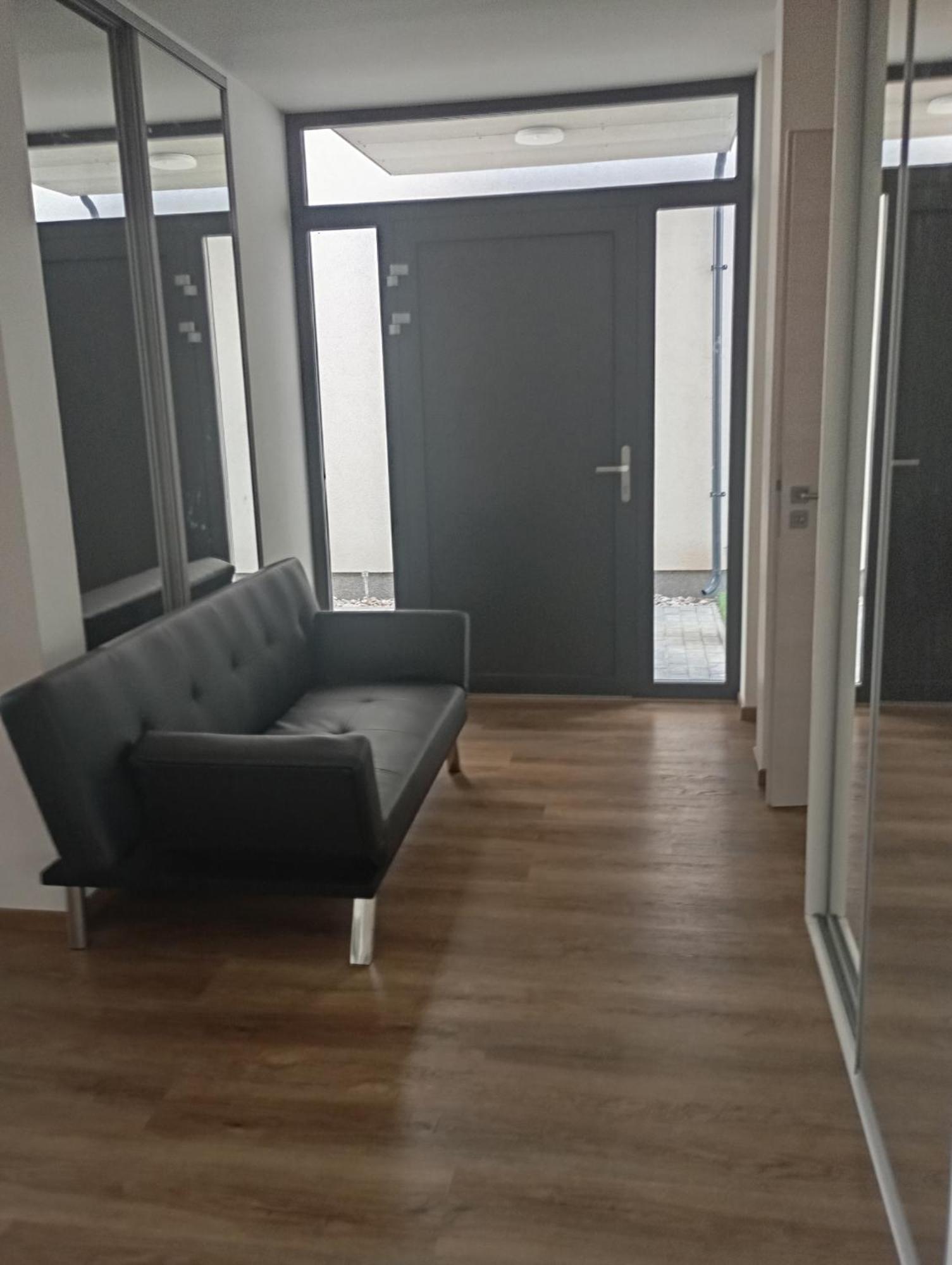 Moderni Pokoj S Parkovanim Zdarma Brno Bagian luar foto
